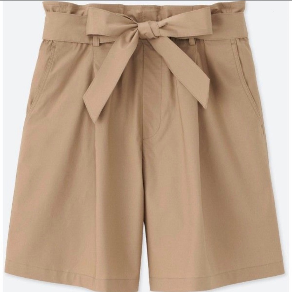 NWT Beige Paperbag High Rise Belted Short